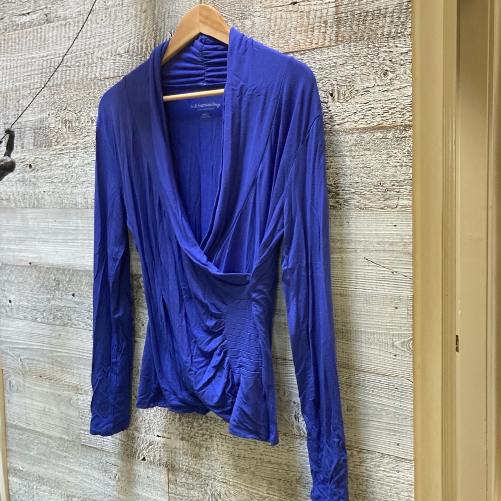 🏷 Soft Surroundings | Surplice/Faux-Wrap Long-Sleeved V-Neck Top - M, Blue - Picture 2 of 8